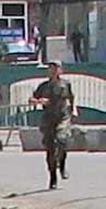 31.5.2006 - aserbaidschanischer Soldat joggt auf mich zu