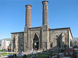 3.6.2006 - Erzurum, Doppeltes Minarett