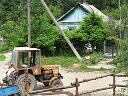 8.6.2006 - Bauernhaus zwischen Lazarevskoje nach Gelenjik